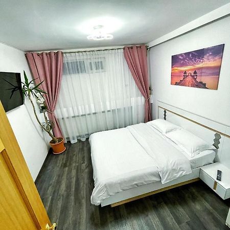 3 Rooms Cinema Garden Parking House Бухарест Екстер'єр фото