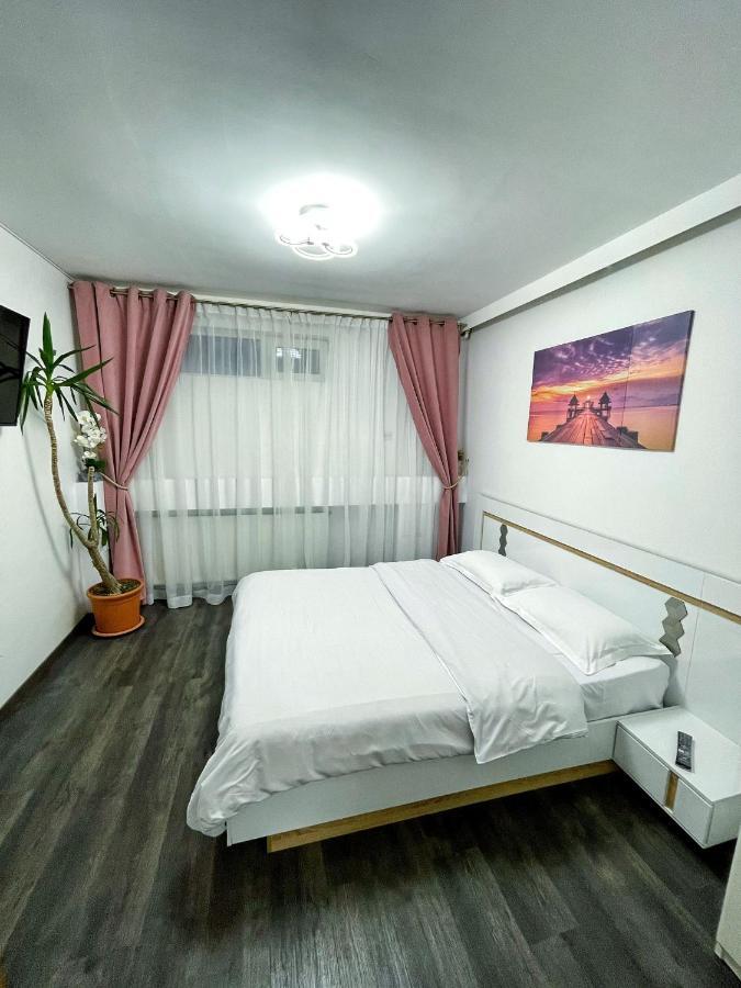 3 Rooms Cinema Garden Parking House Бухарест Екстер'єр фото