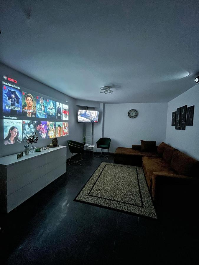 3 Rooms Cinema Garden Parking House Бухарест Екстер'єр фото