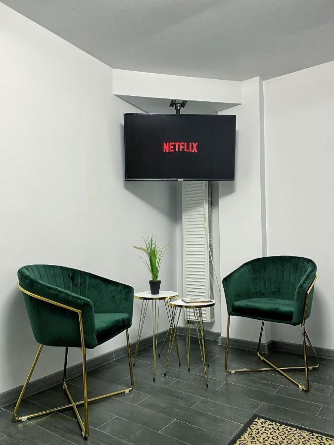 3 Rooms Cinema Garden Parking House Бухарест Екстер'єр фото
