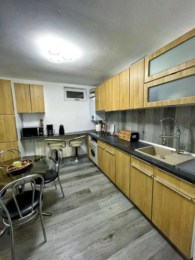 3 Rooms Cinema Garden Parking House Бухарест Екстер'єр фото